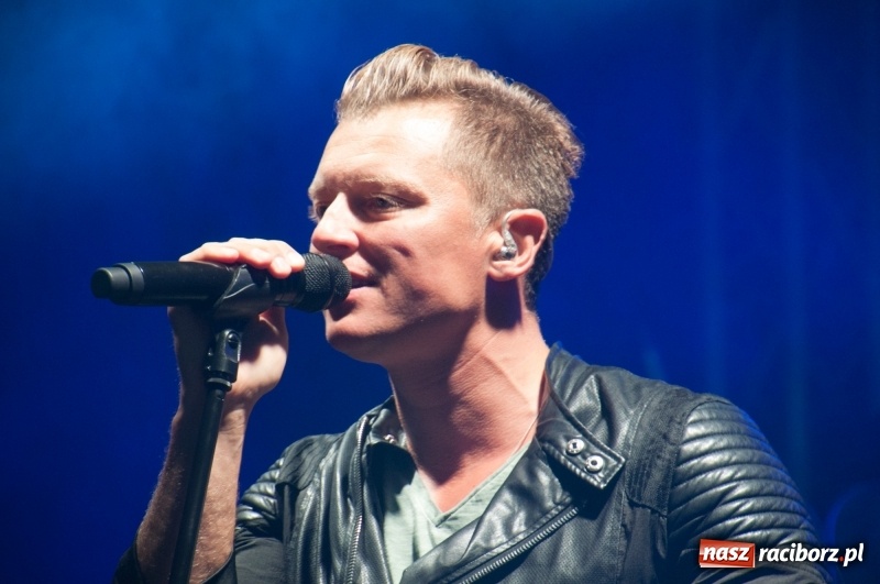 Zdjęcie w galerii na portalu naszraciborz.pl: Koncert Rafała Brzozowskiego zakończył wielkie świętowanie w Kuźni Raciborskiej  wiadomości z regionu