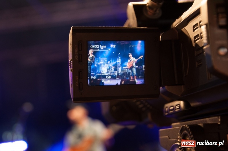 Zdjęcie w galerii na portalu naszraciborz.pl: Koncert Rafała Brzozowskiego zakończył wielkie świętowanie w Kuźni Raciborskiej  wiadomości z regionu