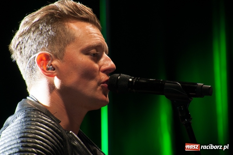 Zdjęcie w galerii na portalu naszraciborz.pl: Koncert Rafała Brzozowskiego zakończył wielkie świętowanie w Kuźni Raciborskiej  wiadomości z regionu