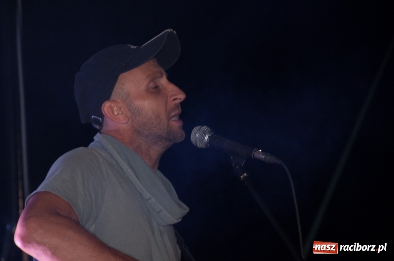 Zdjęcie w galerii na portalu naszraciborz.pl: Koncert Rafała Brzozowskiego zakończył wielkie świętowanie w Kuźni Raciborskiej  wiadomości z regionu