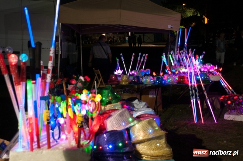 Zdjęcie w galerii na portalu naszraciborz.pl: Koncert Rafała Brzozowskiego zakończył wielkie świętowanie w Kuźni Raciborskiej  wiadomości z regionu