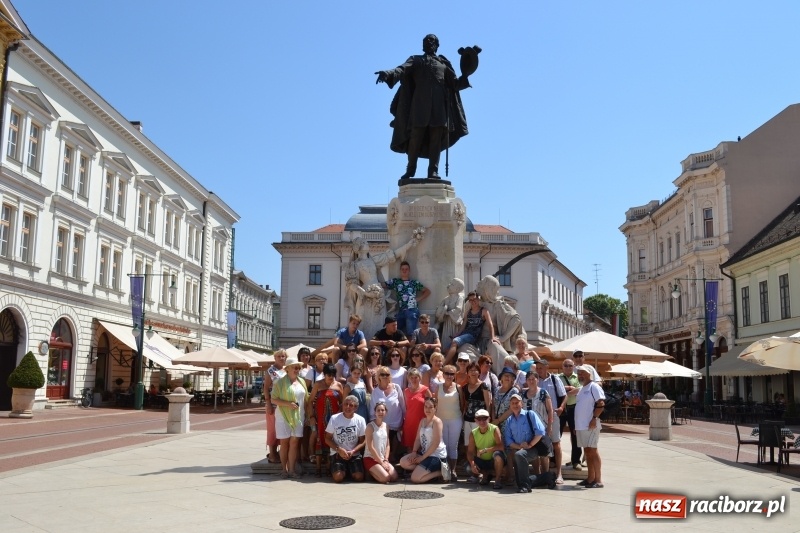 Zdjęcie w galerii na portalu naszraciborz.pl: Zespół Pieśni i Tańca Strzecha promował polski folklor na Węgrzech wiadomości z regionu