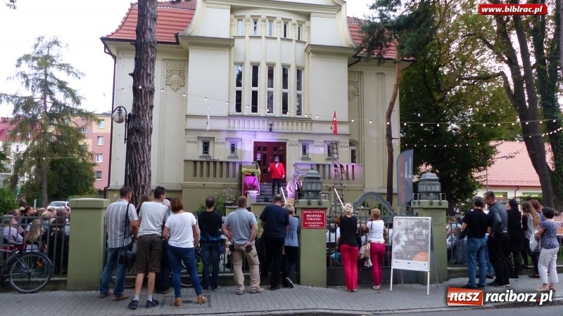 Zdjęcie w galerii na portalu naszraciborz.pl: W kancelarii dyżurnego ruchu Teatru Wodzisławskiej Ulicy  wiadomości z regionu