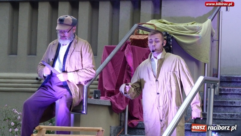 Zdjęcie w galerii na portalu naszraciborz.pl: W kancelarii dyżurnego ruchu Teatru Wodzisławskiej Ulicy  wiadomości z regionu