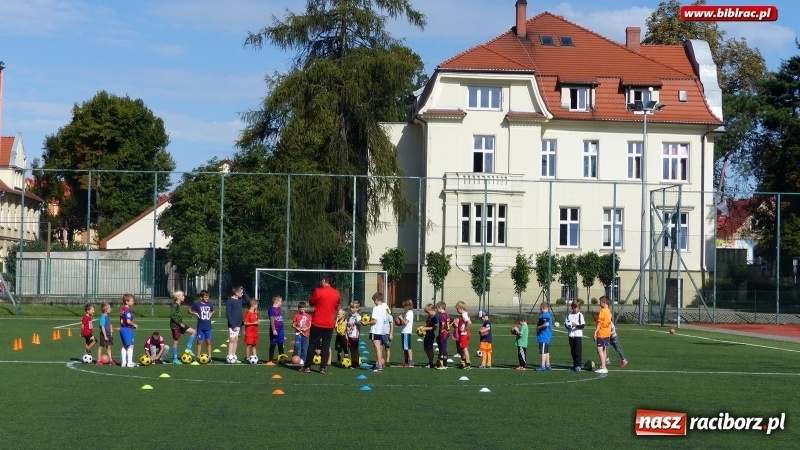 Zdjęcie w galerii na portalu naszraciborz.pl: Lato z biblioteką na sportowo wiadomości z regionu