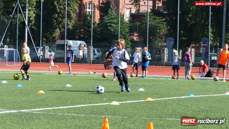 Zdjęcie w galerii na portalu naszraciborz.pl: Lato z biblioteką na sportowo wiadomości z regionu