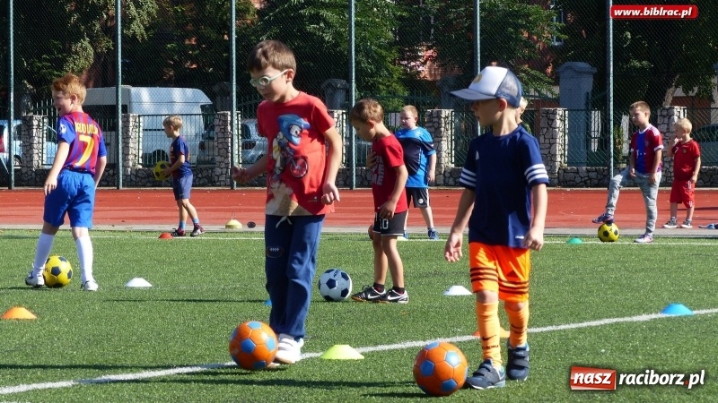 Zdjęcie w galerii na portalu naszraciborz.pl: Lato z biblioteką na sportowo wiadomości z regionu