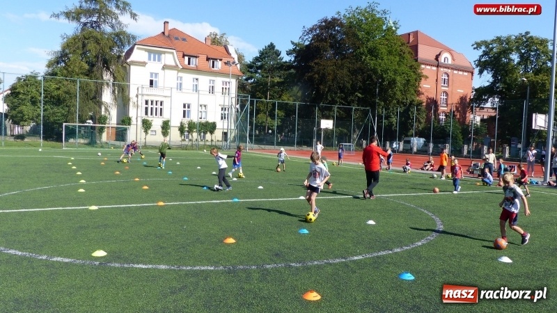 Zdjęcie w galerii na portalu naszraciborz.pl: Lato z biblioteką na sportowo wiadomości z regionu