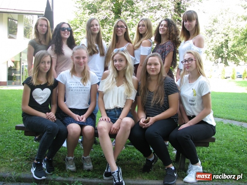 Zdjęcie w galerii na portalu naszraciborz.pl: Przygotowania piłkarek ręcznych pietrowickiego UKS do nowego sezonu wiadomości z regionu