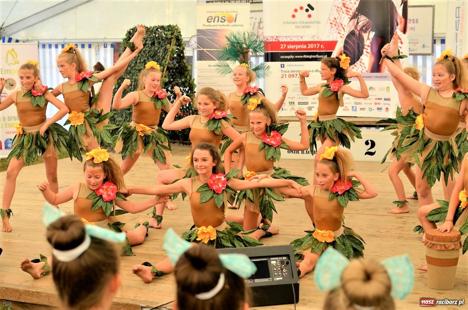 Zdjęcie w galerii na portalu naszraciborz.pl: Rafako Półmaraton Racibórz to nie tylko biegi. W ramach imprezy wystąpiły raciborskie grupy artystyczne wiadomości z regionu