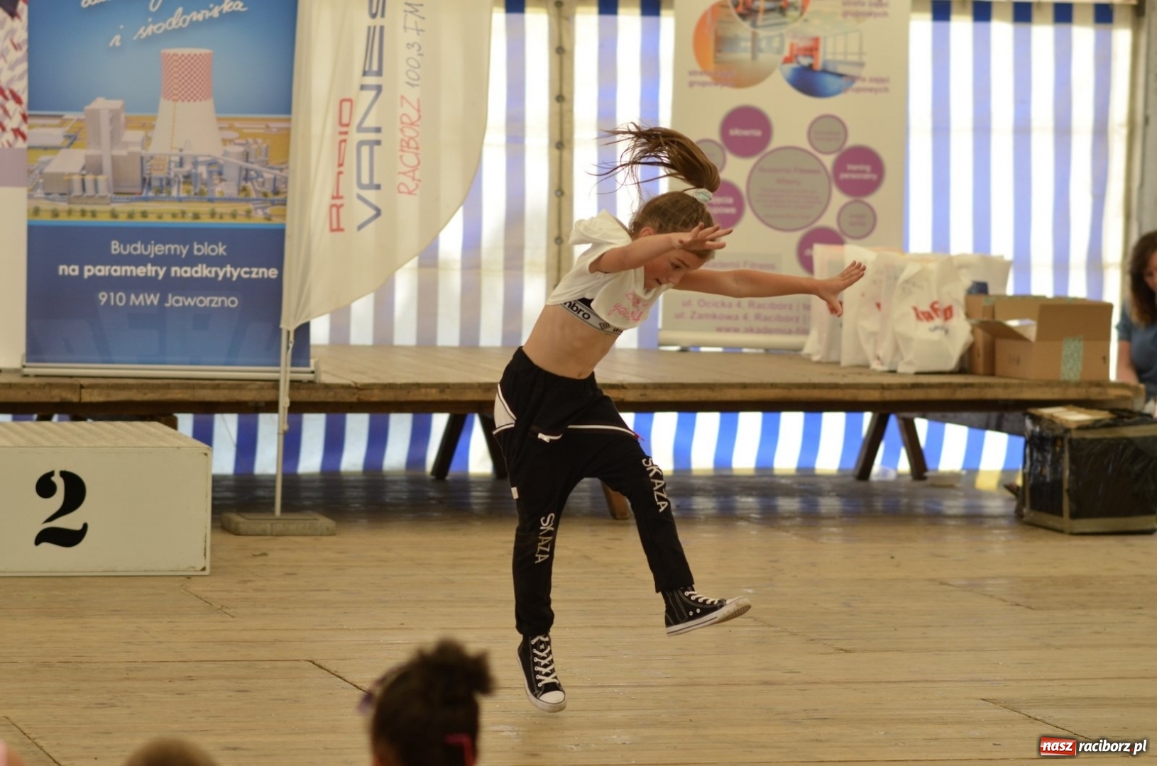 Zdjęcie w galerii na portalu naszraciborz.pl: Rafako Półmaraton Racibórz to nie tylko biegi. W ramach imprezy wystąpiły raciborskie grupy artystyczne wiadomości z regionu