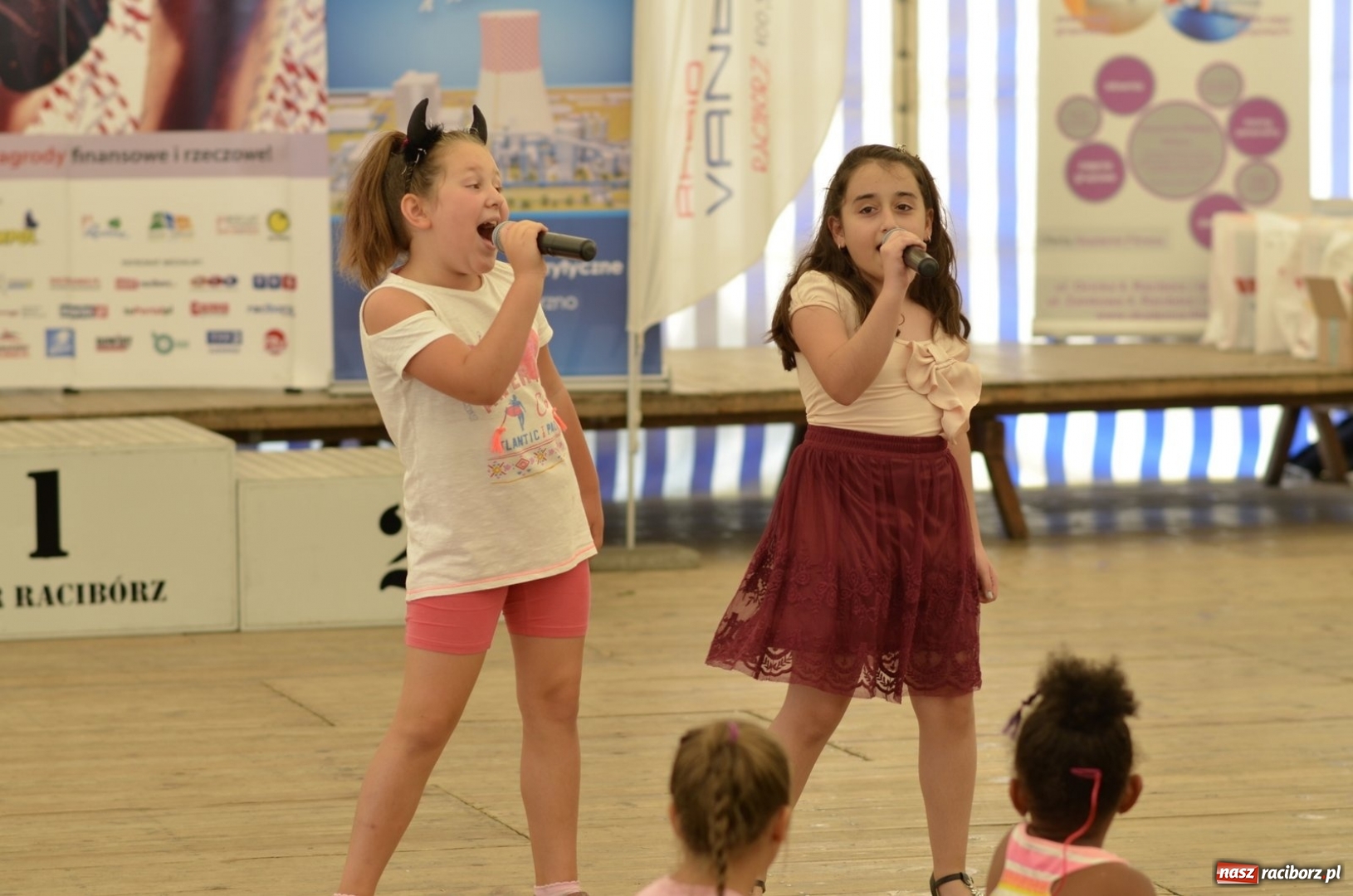 Zdjęcie w galerii na portalu naszraciborz.pl: Rafako Półmaraton Racibórz to nie tylko biegi. W ramach imprezy wystąpiły raciborskie grupy artystyczne wiadomości z regionu