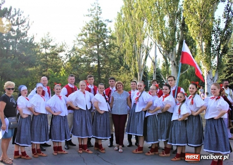 Zdjęcie w galerii na portalu naszraciborz.pl: Zespół taneczny Łężczok reprezentował Polskę na Ukrainie  wiadomości z regionu
