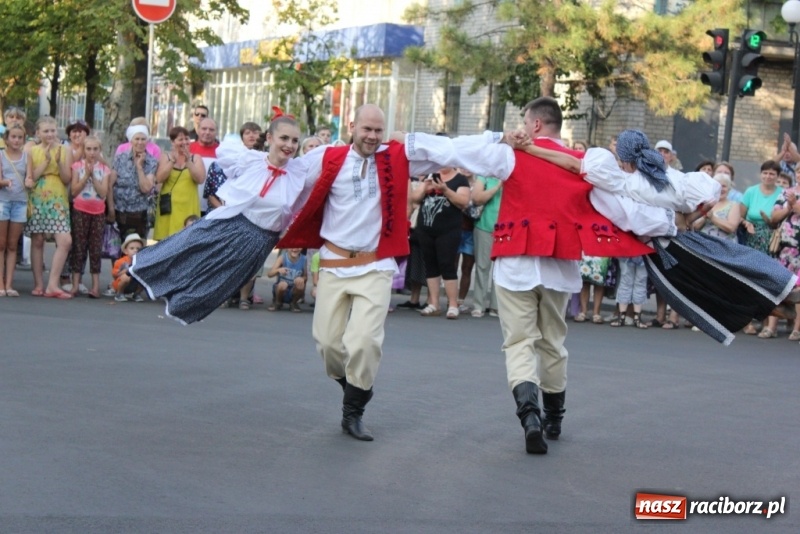 Zdjęcie w galerii na portalu naszraciborz.pl: Zespół taneczny Łężczok reprezentował Polskę na Ukrainie  wiadomości z regionu