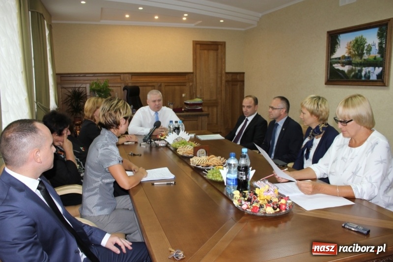 Zdjęcie w galerii na portalu naszraciborz.pl: Zespół taneczny Łężczok reprezentował Polskę na Ukrainie  wiadomości z regionu