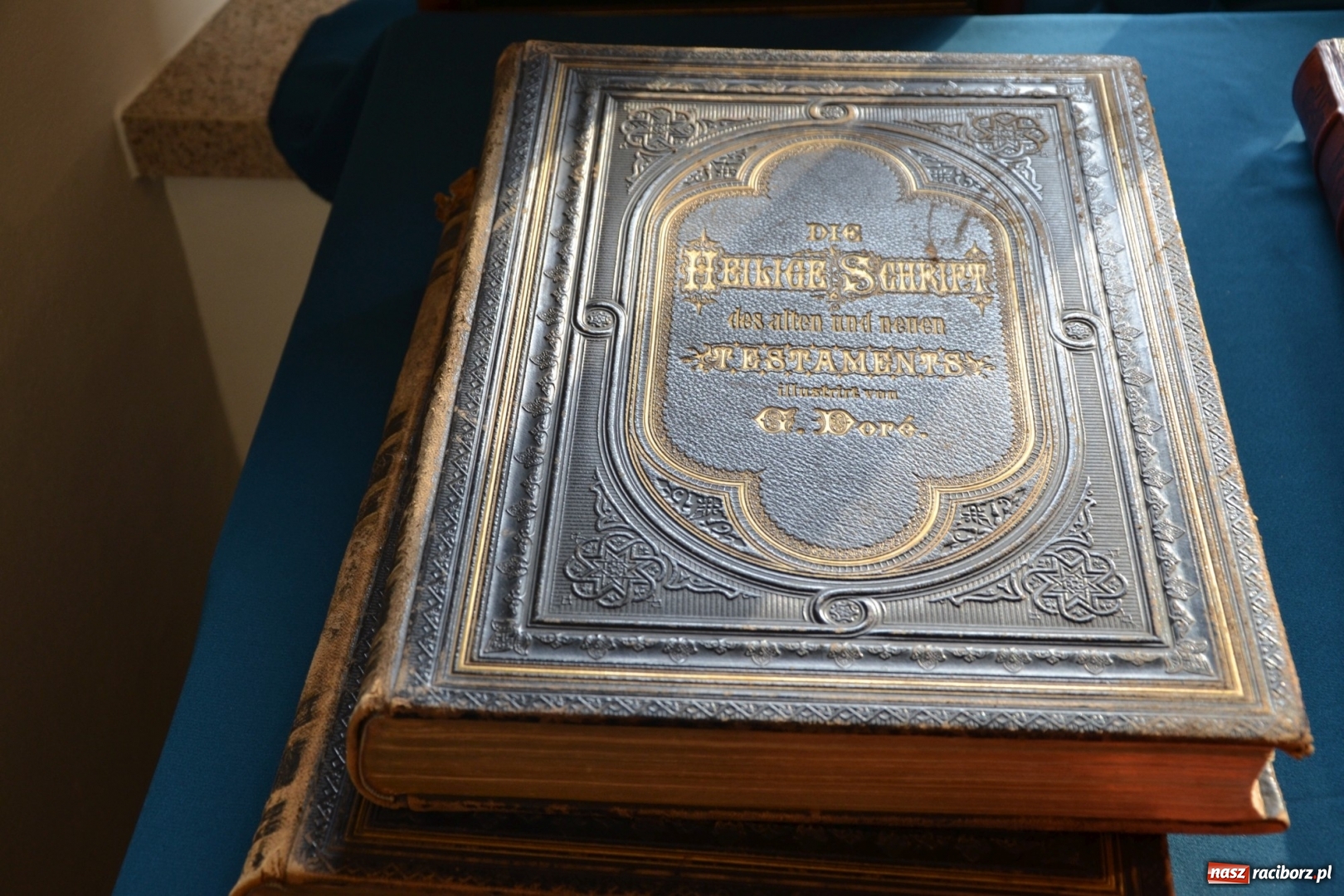 Zdjęcie w galerii na portalu naszraciborz.pl: Wystawa historii Biblii, jedyna taka w Polsce, już na Zamku Piastowskim  wiadomości z regionu