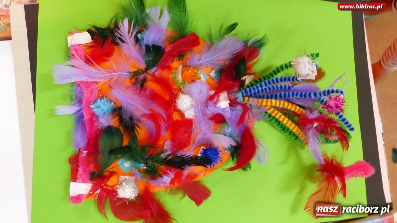 Zdjęcie w galerii na portalu naszraciborz.pl: Wyginam śmiało ciało, czyli Dzień Króla Juliana w bibliotece wiadomości z regionu