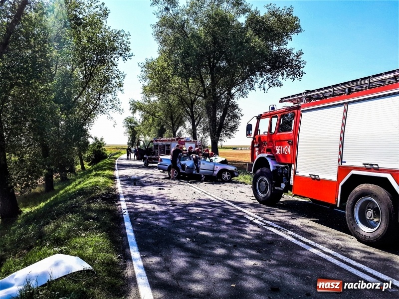 Zdjęcie w galerii na portalu naszraciborz.pl: Tragiczny wypadek na trasie Racibórz - Pietrowice Wielkie na wysokości Żerdzin wiadomości z regionu