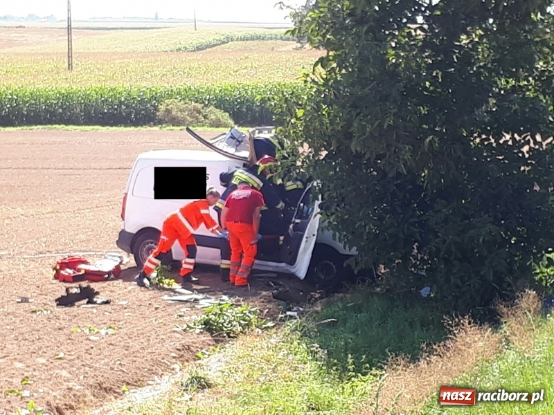 Zdjęcie w galerii na portalu naszraciborz.pl: Tragiczny wypadek na trasie Racibórz - Pietrowice Wielkie na wysokości Żerdzin wiadomości z regionu