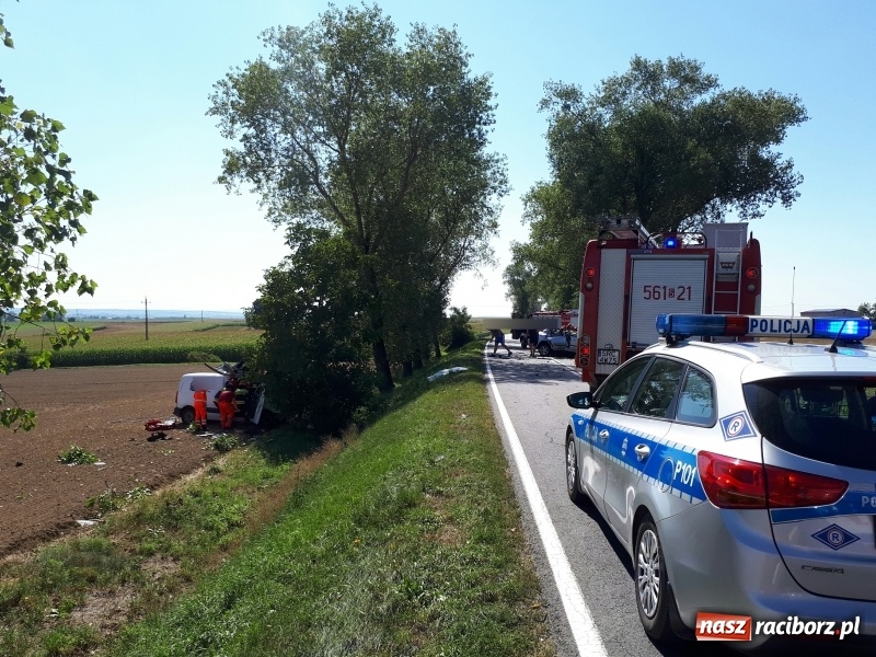 Zdjęcie w galerii na portalu naszraciborz.pl: Tragiczny wypadek na trasie Racibórz - Pietrowice Wielkie na wysokości Żerdzin wiadomości z regionu