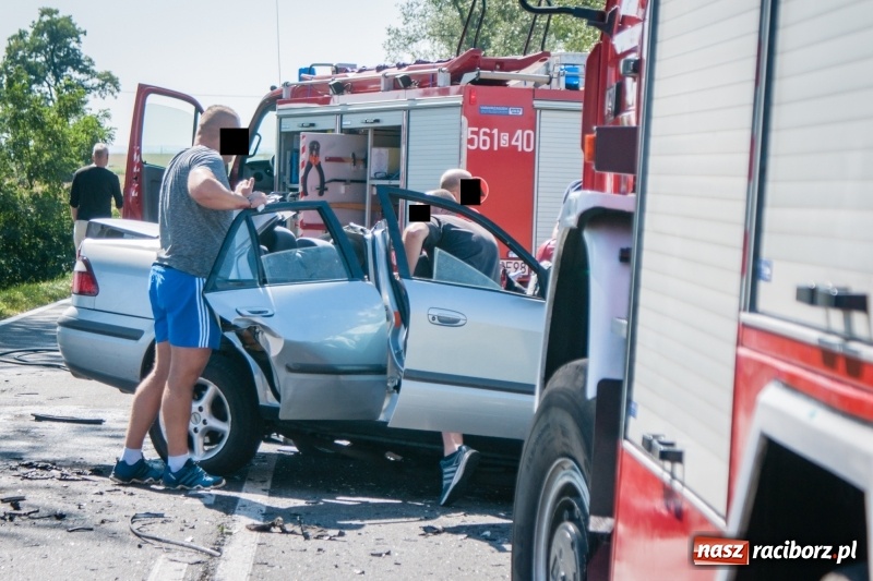Zdjęcie w galerii na portalu naszraciborz.pl: Tragiczny wypadek na trasie Racibórz - Pietrowice Wielkie na wysokości Żerdzin wiadomości z regionu