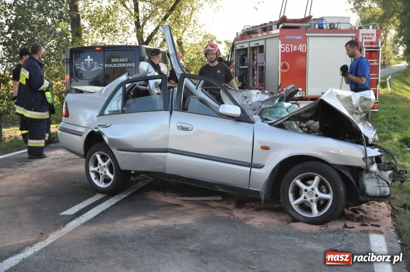 Zdjęcie w galerii na portalu naszraciborz.pl: Tragiczny wypadek na DW 416 Racibórz - Pietrowice Wielkie. Te zdjęcia to OSTRZEŻENIE  wiadomości z regionu