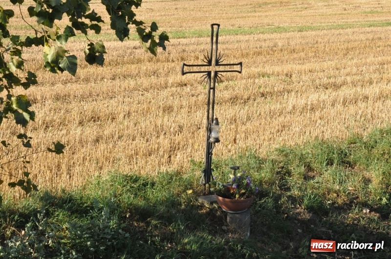 Zdjęcie w galerii na portalu naszraciborz.pl: Tragiczny wypadek na DW 416 Racibórz - Pietrowice Wielkie. Te zdjęcia to OSTRZEŻENIE  wiadomości z regionu
