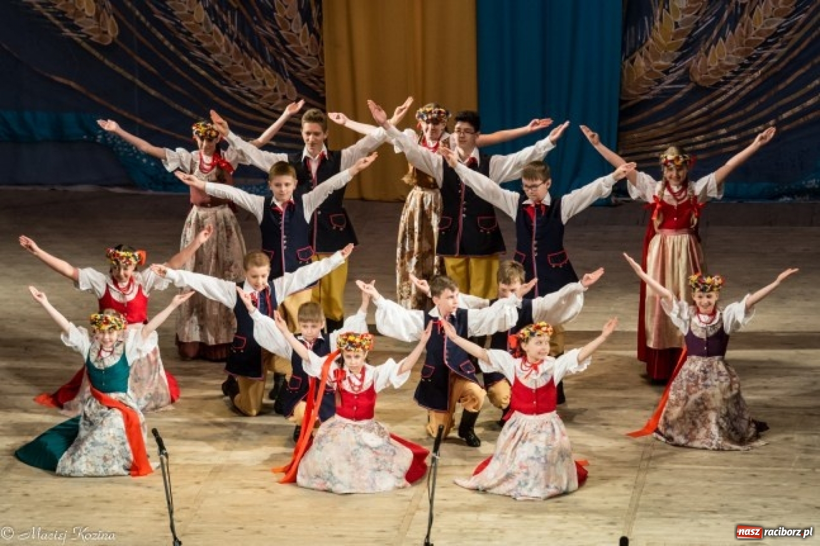 Zdjęcie w galerii na portalu naszraciborz.pl: Udany jubileuszowy rok zespołów tanecznych Stowarzyszenia Źródło wiadomości z regionu