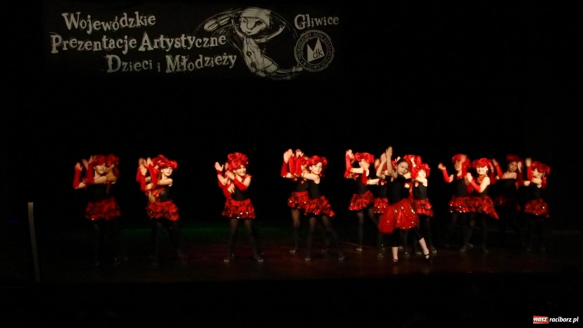 Zdjęcie w galerii na portalu naszraciborz.pl: Udany jubileuszowy rok zespołów tanecznych Stowarzyszenia Źródło wiadomości z regionu