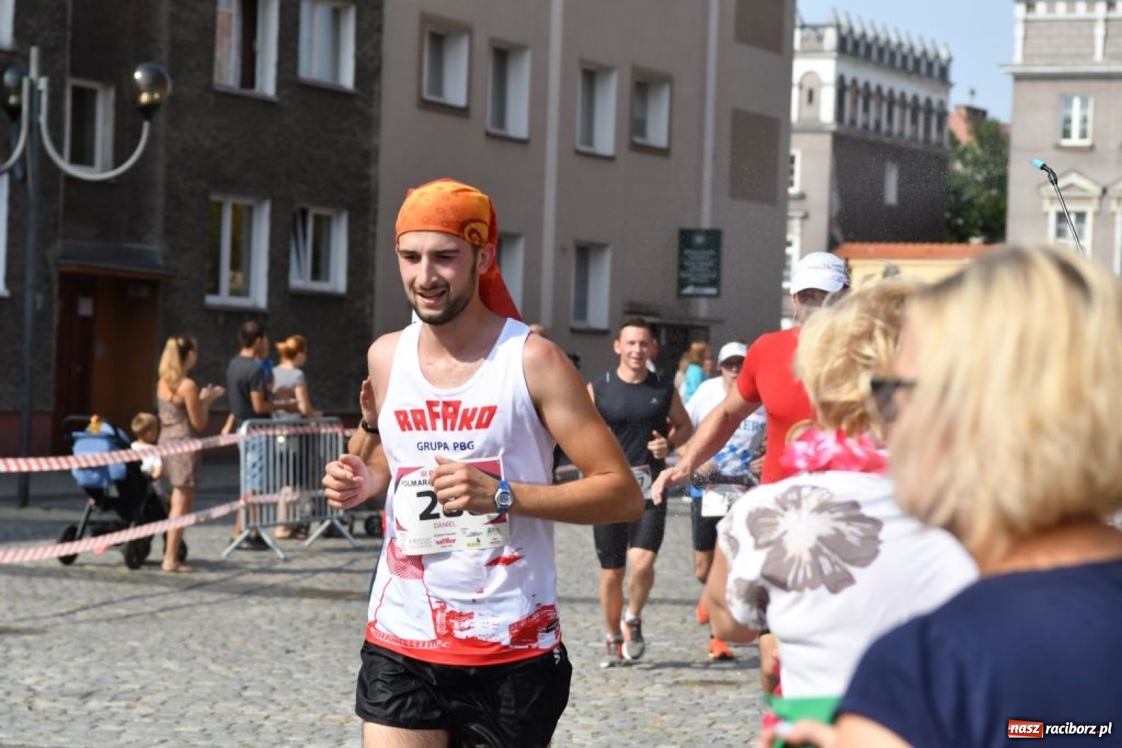 Zdjęcie w galerii na portalu naszraciborz.pl: Biegacze Rafako S.A. wicemistrzami w III Mistrzostwach Polski Energetyków w Półmaratonie wiadomości z regionu