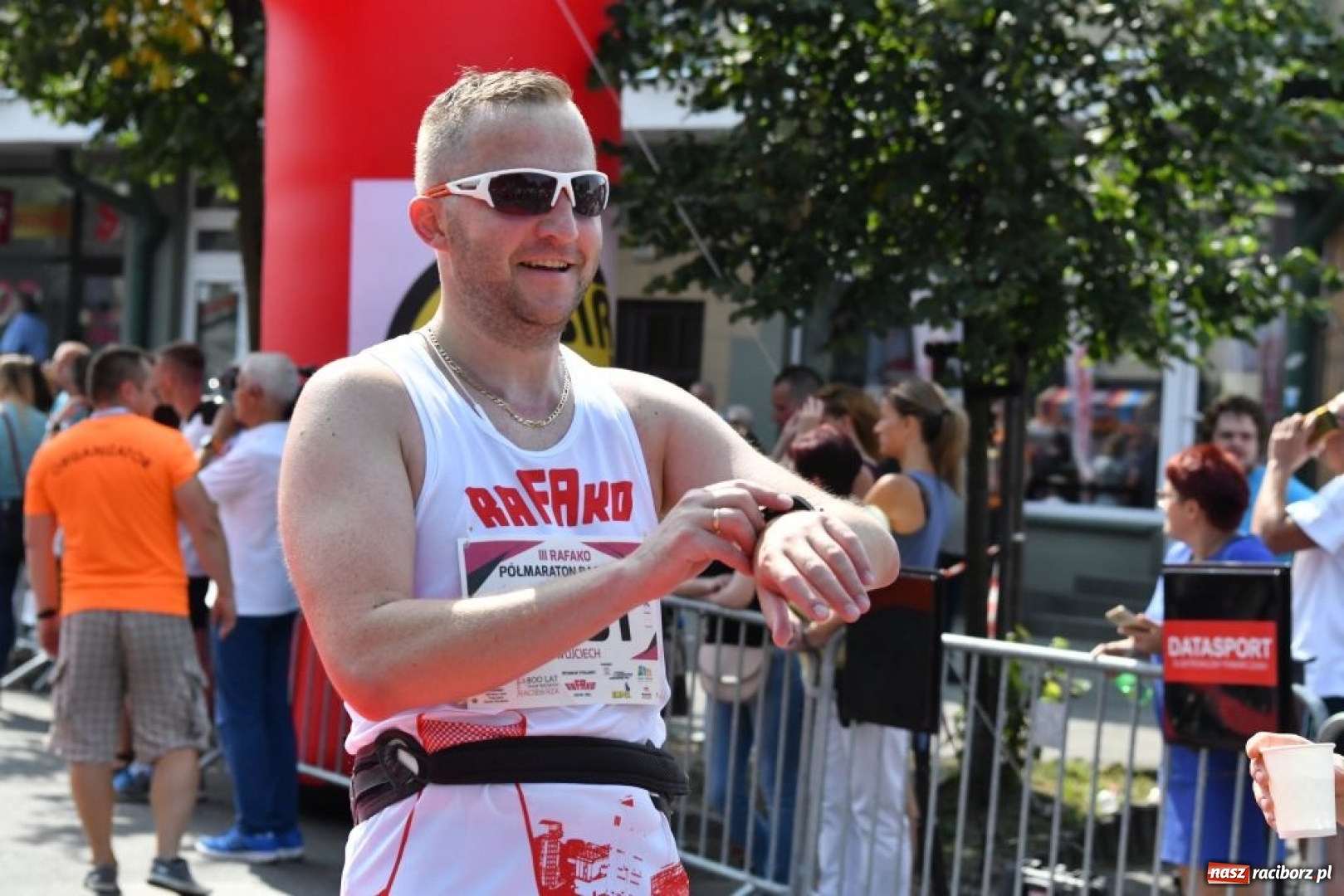 Zdjęcie w galerii na portalu naszraciborz.pl: Biegacze Rafako S.A. wicemistrzami w III Mistrzostwach Polski Energetyków w Półmaratonie wiadomości z regionu