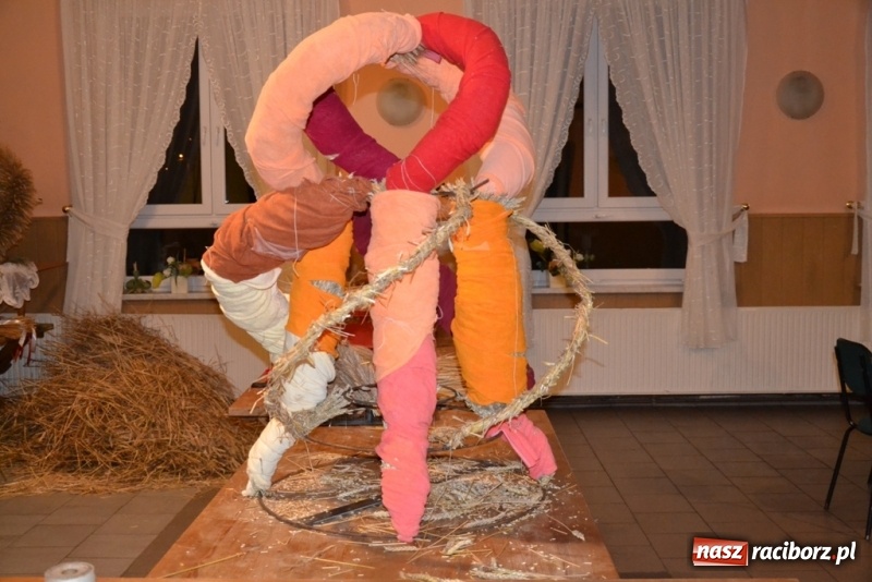 Zdjęcie w galerii na portalu naszraciborz.pl: Zrób to sam, czyli tworzenie korony dożynkowej krok po kroku!  wiadomości z regionu