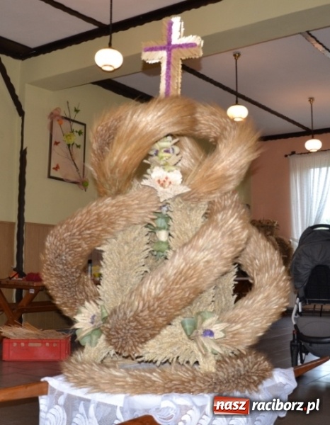 Zdjęcie w galerii na portalu naszraciborz.pl: Zrób to sam, czyli tworzenie korony dożynkowej krok po kroku!  wiadomości z regionu