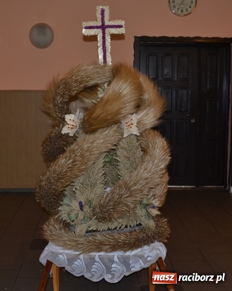 Zdjęcie w galerii na portalu naszraciborz.pl: Zrób to sam, czyli tworzenie korony dożynkowej krok po kroku!  wiadomości z regionu