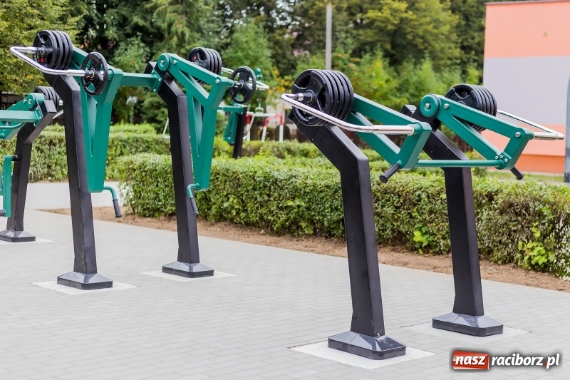 Zdjęcie w galerii na portalu naszraciborz.pl: Taka siłownia pod chmurką tylko w Raciborzu!  wiadomości z regionu