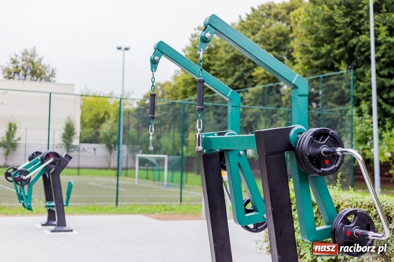 Zdjęcie w galerii na portalu naszraciborz.pl: Taka siłownia pod chmurką tylko w Raciborzu!  wiadomości z regionu