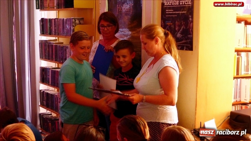 Zdjęcie w galerii na portalu naszraciborz.pl: Wielki finał wakacyjnych spotkań na co dzień i od święta w bibliotece wiadomości z regionu