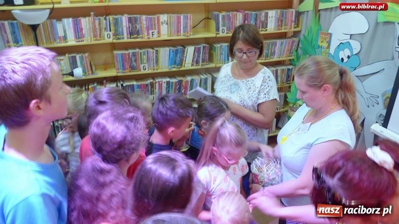 Zdjęcie w galerii na portalu naszraciborz.pl: Wielki finał wakacyjnych spotkań na co dzień i od święta w bibliotece wiadomości z regionu