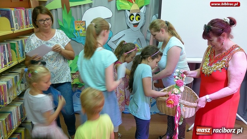 Zdjęcie w galerii na portalu naszraciborz.pl: Wielki finał wakacyjnych spotkań na co dzień i od święta w bibliotece wiadomości z regionu