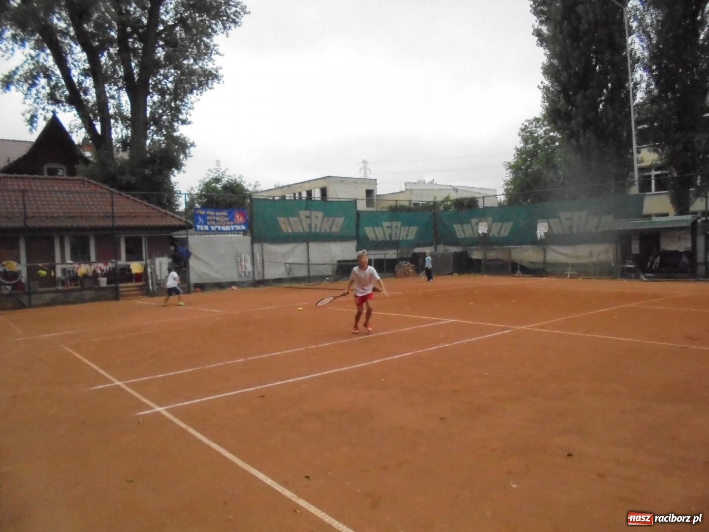 Zdjęcie w galerii na portalu naszraciborz.pl: Dzieci rywalizowały na korcie Rafako wiadomości z regionu