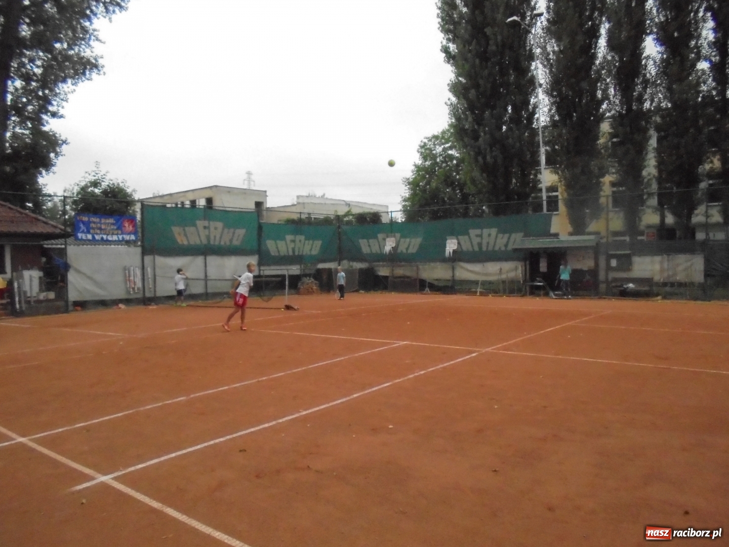 Zdjęcie w galerii na portalu naszraciborz.pl: Dzieci rywalizowały na korcie Rafako wiadomości z regionu