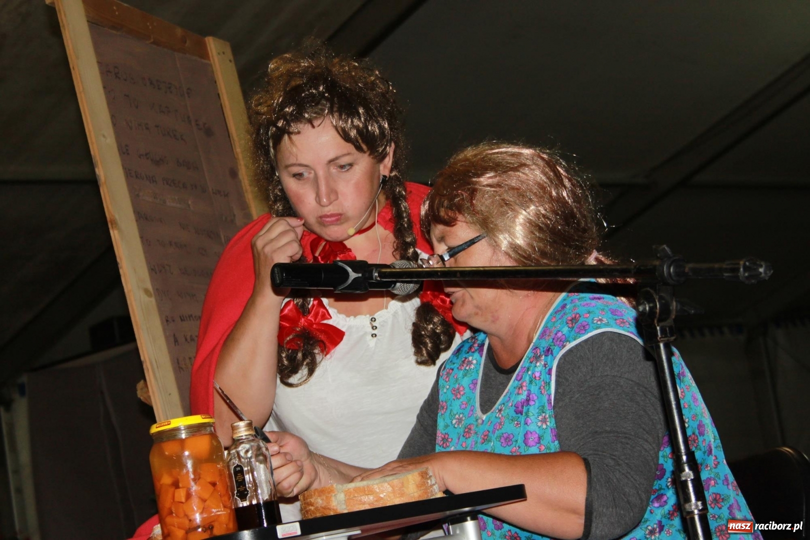 Zdjęcie w galerii na portalu naszraciborz.pl: Biesiada, tyjater i fire show na początek wojnowickich dożynek  wiadomości z regionu