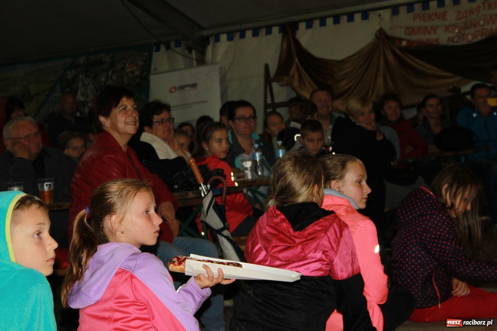 Zdjęcie w galerii na portalu naszraciborz.pl: Biesiada, tyjater i fire show na początek wojnowickich dożynek  wiadomości z regionu