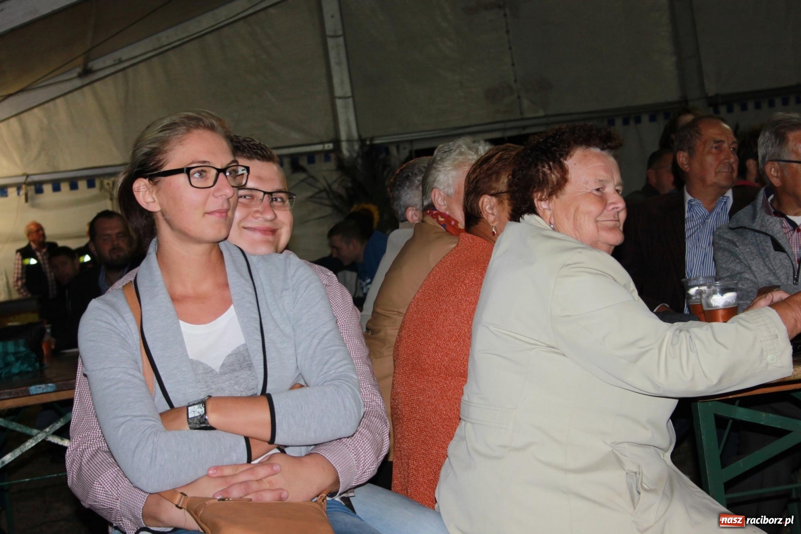 Zdjęcie w galerii na portalu naszraciborz.pl: Biesiada, tyjater i fire show na początek wojnowickich dożynek  wiadomości z regionu