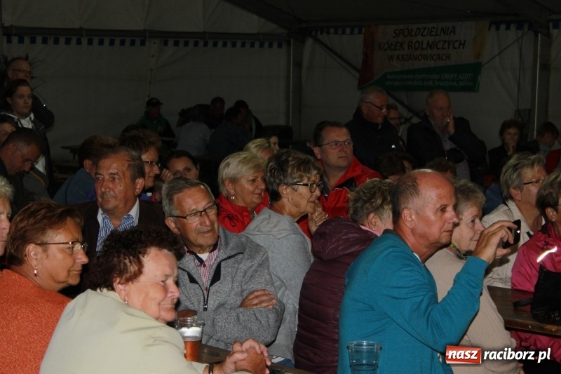 Zdjęcie w galerii na portalu naszraciborz.pl: Biesiada, tyjater i fire show na początek wojnowickich dożynek  wiadomości z regionu