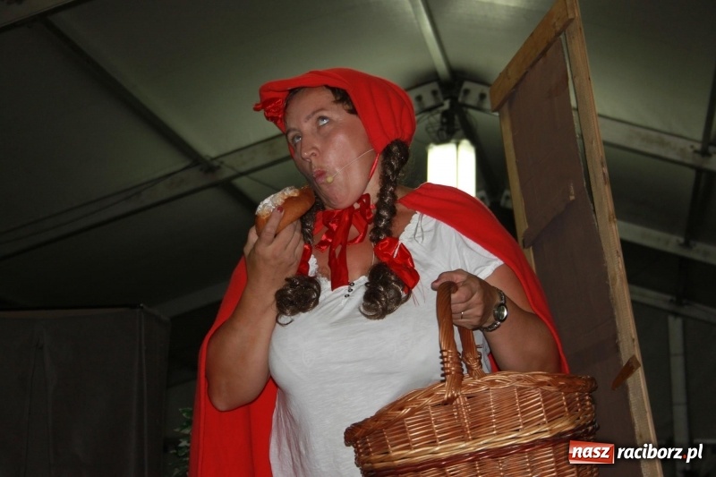 Zdjęcie w galerii na portalu naszraciborz.pl: Biesiada, tyjater i fire show na początek wojnowickich dożynek  wiadomości z regionu