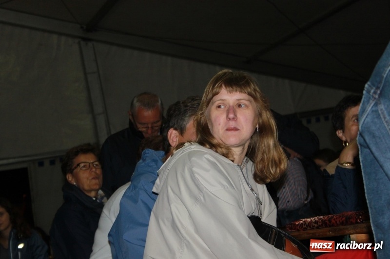 Zdjęcie w galerii na portalu naszraciborz.pl: Biesiada, tyjater i fire show na początek wojnowickich dożynek  wiadomości z regionu