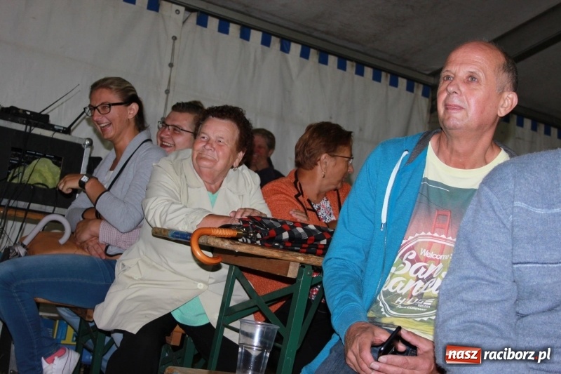 Zdjęcie w galerii na portalu naszraciborz.pl: Biesiada, tyjater i fire show na początek wojnowickich dożynek  wiadomości z regionu