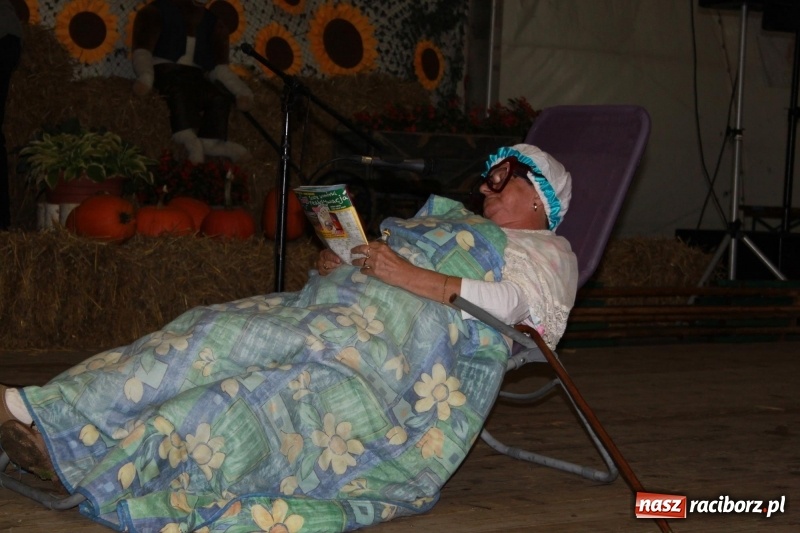 Zdjęcie w galerii na portalu naszraciborz.pl: Biesiada, tyjater i fire show na początek wojnowickich dożynek  wiadomości z regionu