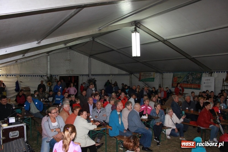 Zdjęcie w galerii na portalu naszraciborz.pl: Biesiada, tyjater i fire show na początek wojnowickich dożynek  wiadomości z regionu